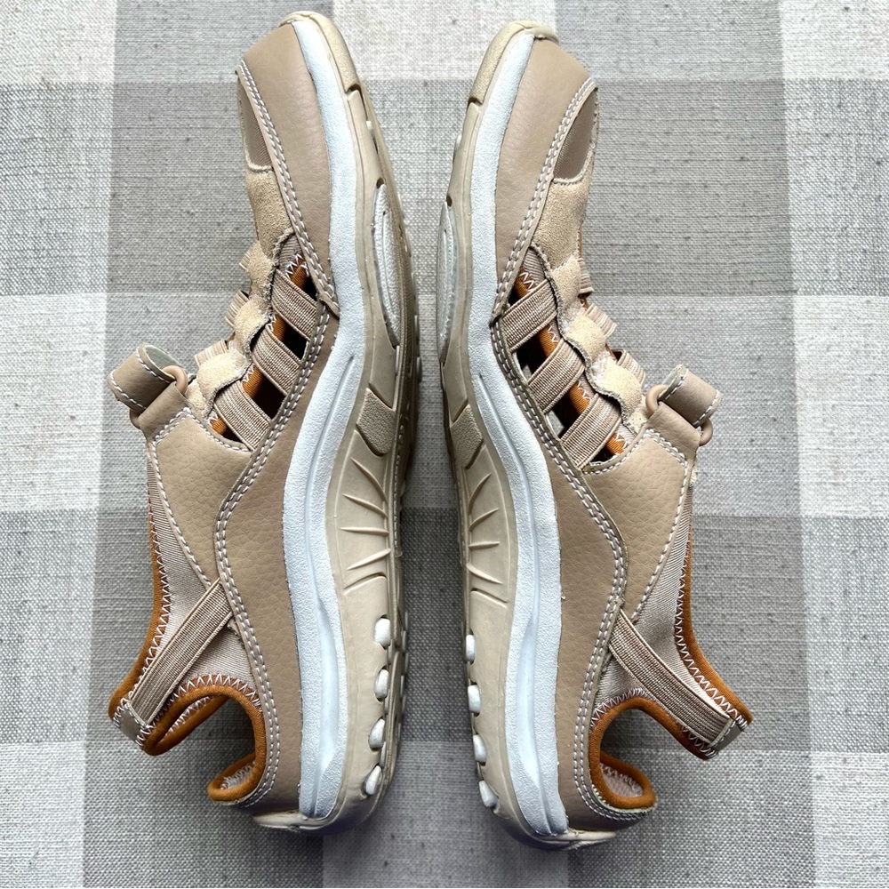 🚨 Last Call 🚨 Naturalizer Migrate Tan Suede Sneaker Size 8